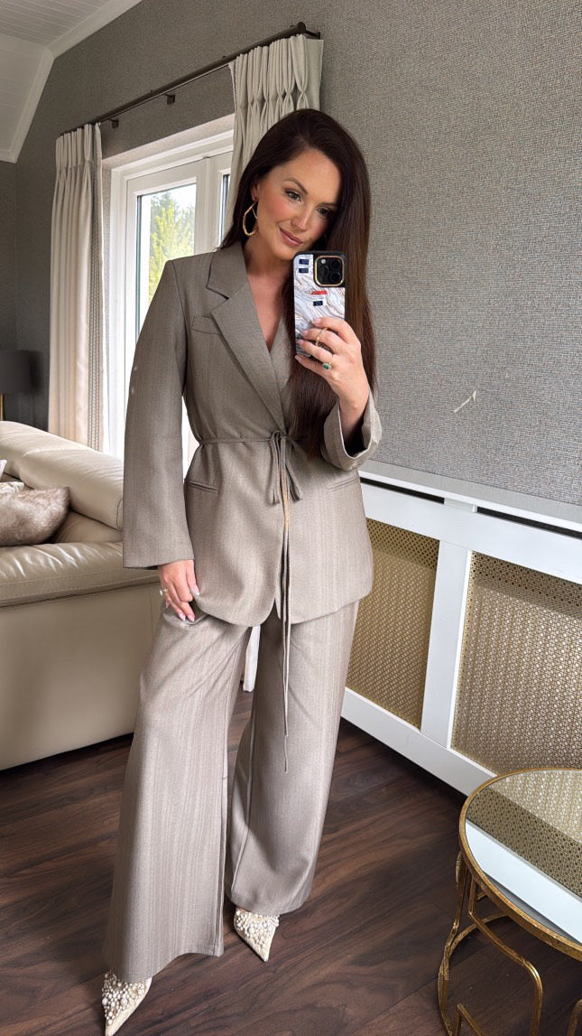 Alexandra suit