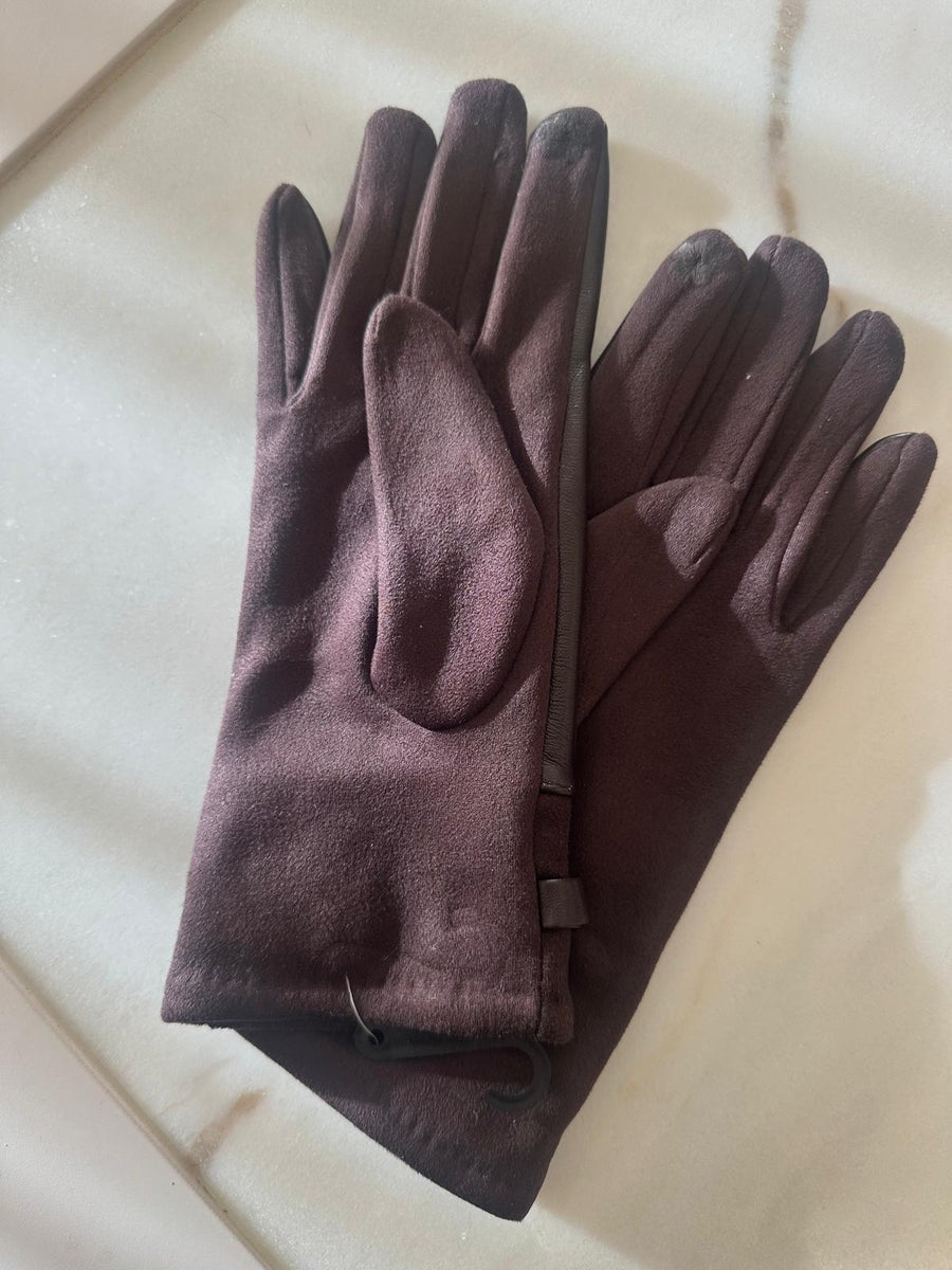 Carvella faux leather gloves