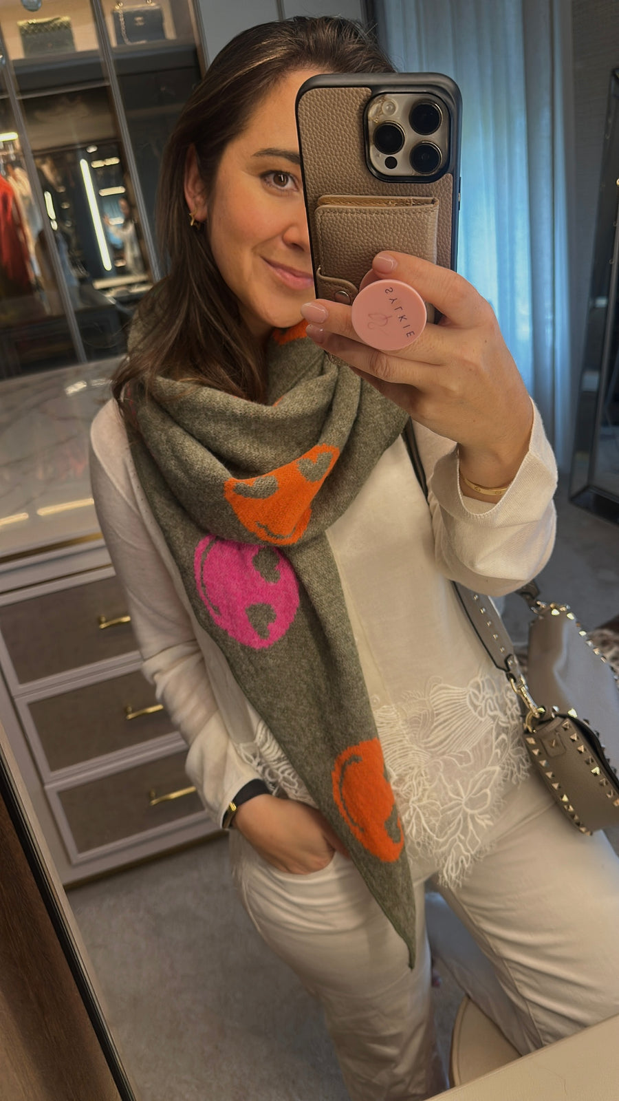 Smile scarf